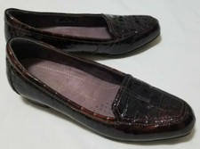 Clarks patent leather croc embossed loafers - size 6