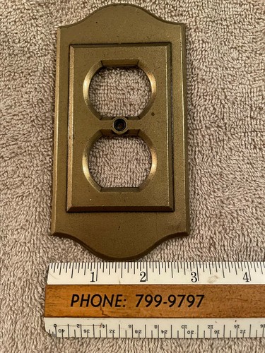 4 Vintasge SA Amerock Brass Outlet Cover Plates & 1 Light Switch Plate, Free S/H - Picture 6 of 7
