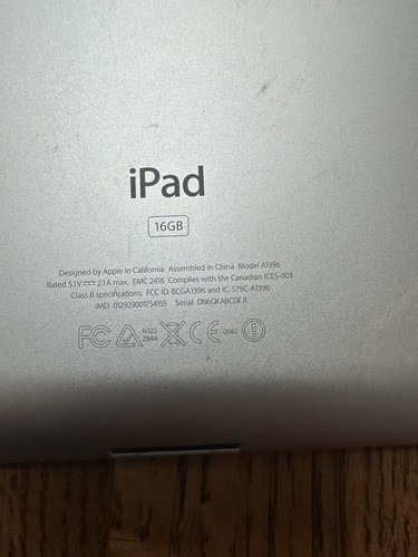 Apple iPad 2nd Gen. 16GB, Wi-Fi, 9.7in - Black , GOOD SCREEN! FOR PARTS ONLY - Afbeelding 8 van 9