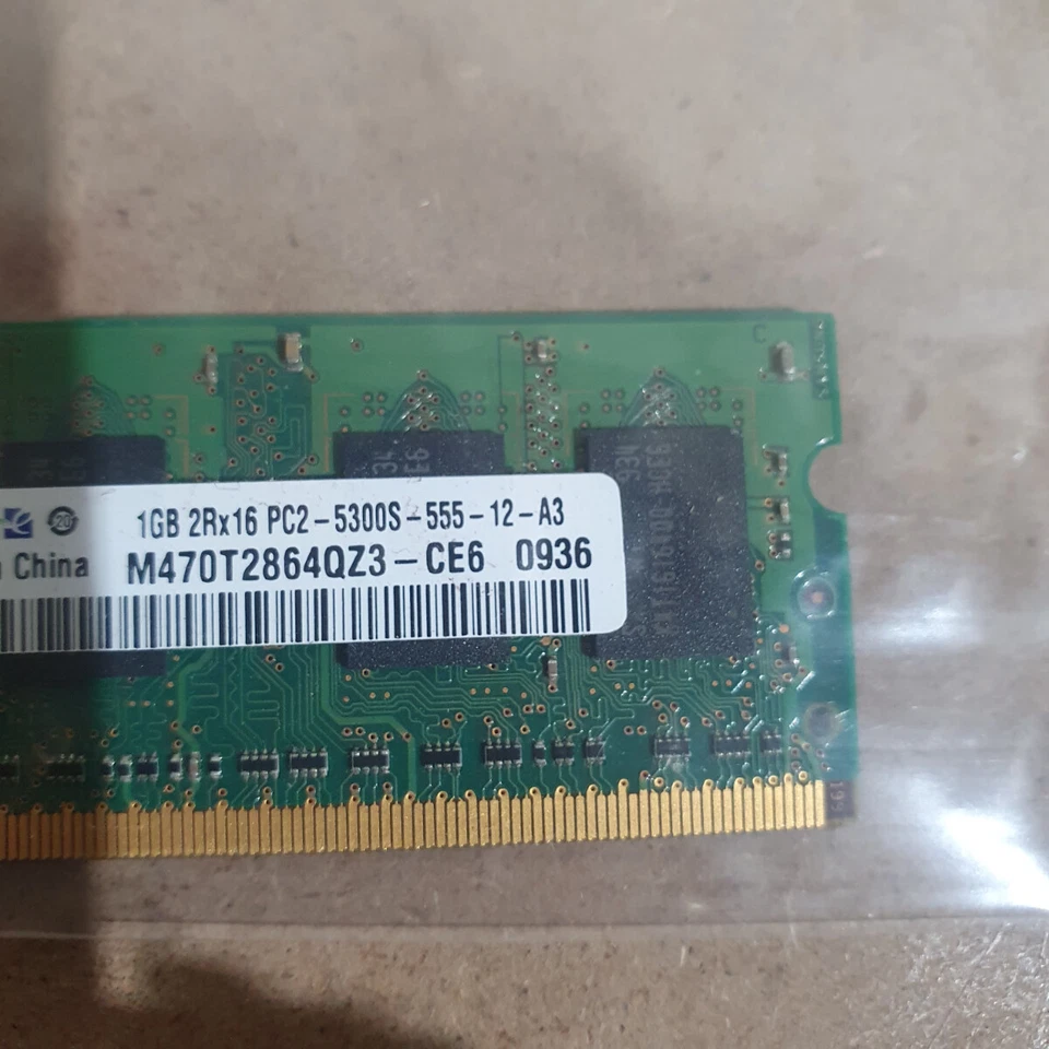 Samsung M470T2864QZ3-CE6 1GB 2Rx16 PC2-5300 667MHz SO-DIMM 200-Pin DDR2 SDRAM - Image 3 of 4