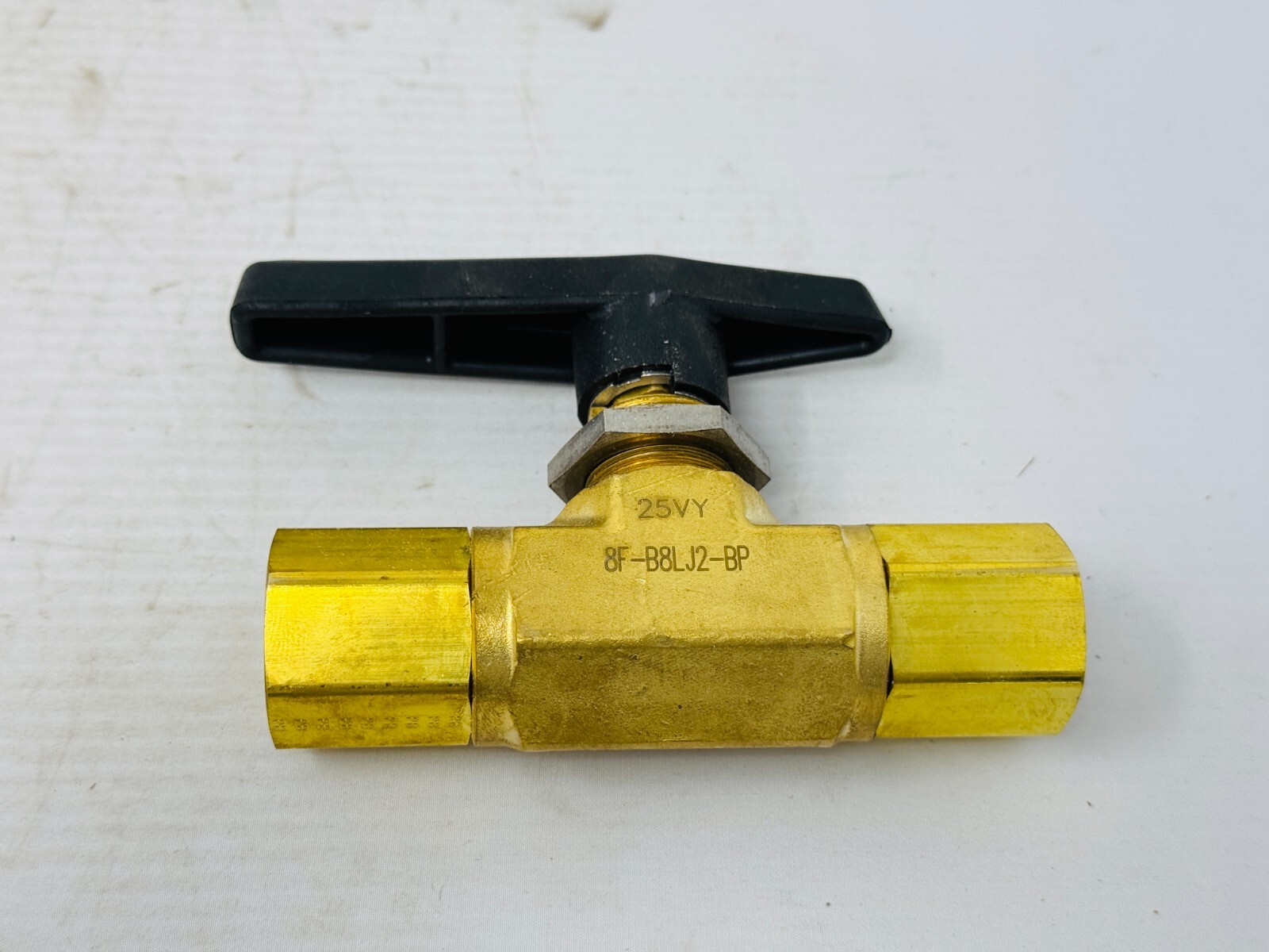 PARKER INSTRUMENTATION 8F-B8LJ2-BP Manual 2-Way Ball Valve 25VY Brass Open Box