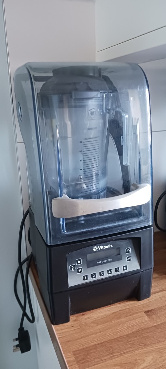 Vitamix Blender The quit One Commercial Really good condition