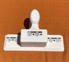 Martha Stewart SNOWFLAKE STAR Edge Paper Punch  Emboss Scalloped Border RETIRED