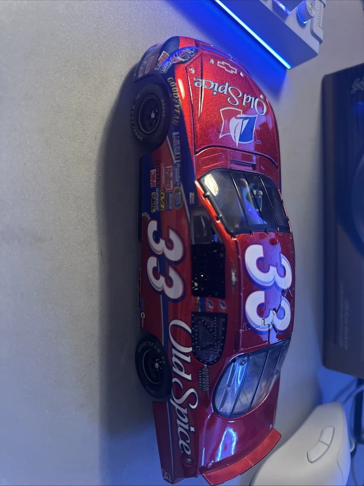 Tony Stewart 1/24 2006 Old Spice Monte Carlo Elite  - Imagem 4 de 4