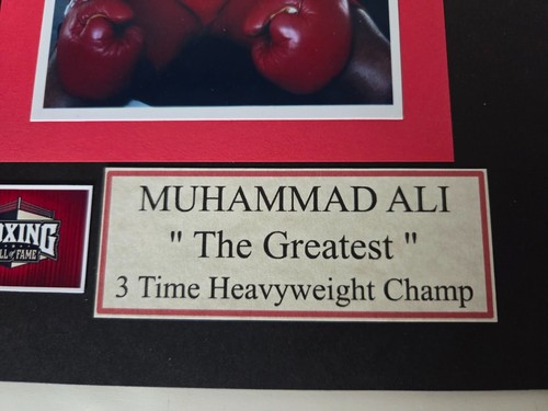 Foto firmada por Muhammad Ali Salón de la Fama del Boxeo Exhibición Tres veces campeón - Imagen 4 de 6