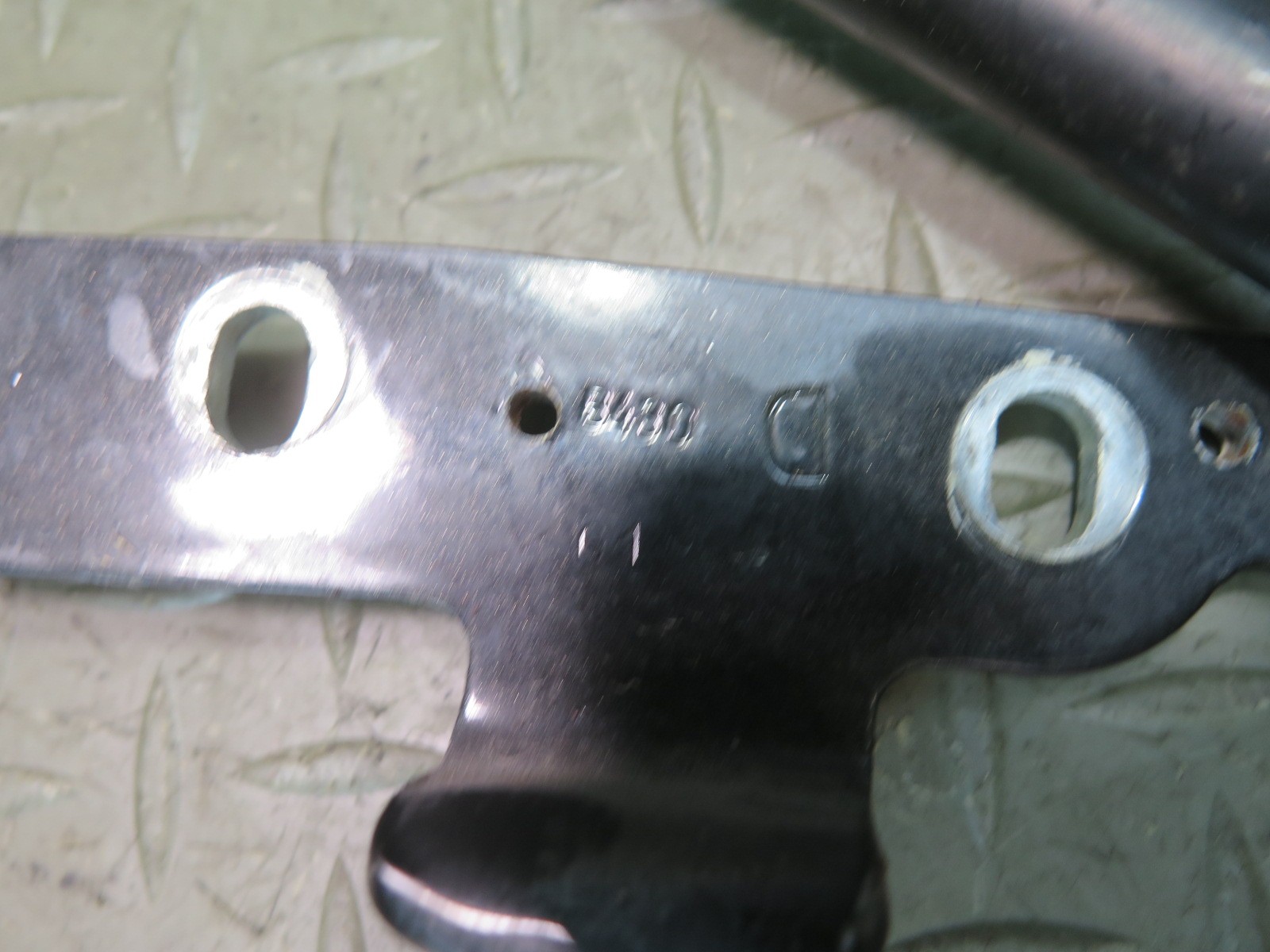 2008-2019 MASERATI GRANTURISMO M145 FRONT LEFT & RIGHT HOOD HINGE W SUPPORT