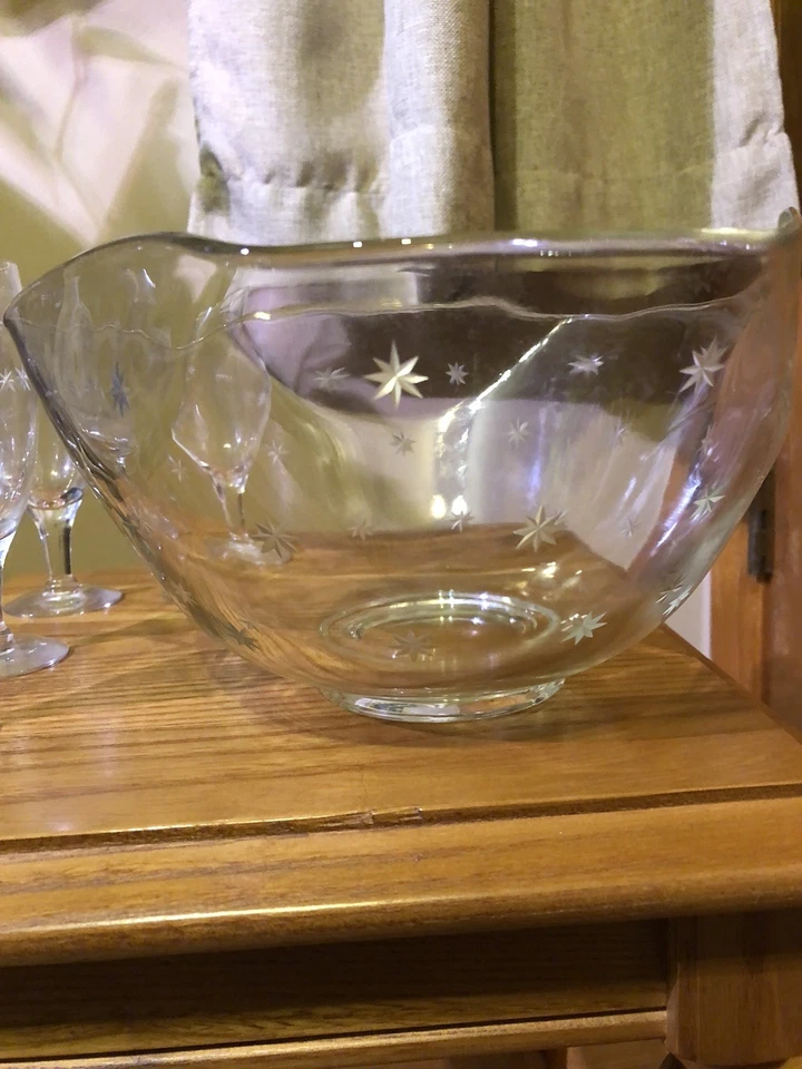 Vintage MCM Starburst Etched Glass Punch Bowl With 4 Stemmed Glasses - Image 4 of 4
