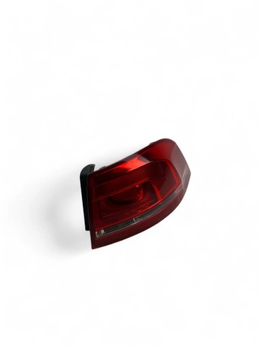 VW PASSAT B7 362 Rücklicht hinten rechts 3AF945096E 2013 33045825
