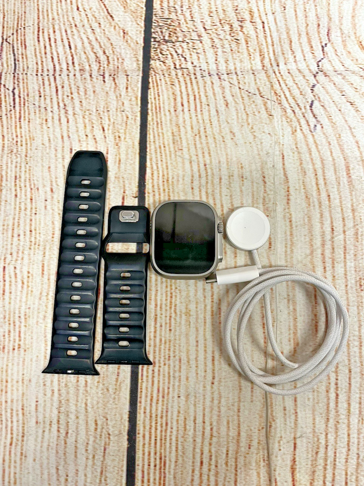 Apple Watch Ultra 2 49mm Titanium Case w/band-image