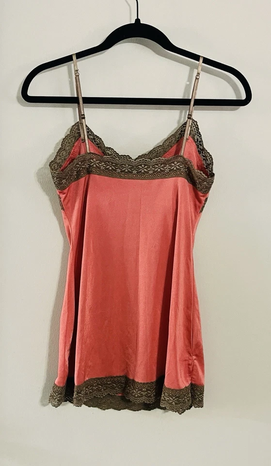 De colección The Limited Y2K Cami Satinado Encaje Coral Romántico Camisola Coqueta Hada S Foto 4 de 4