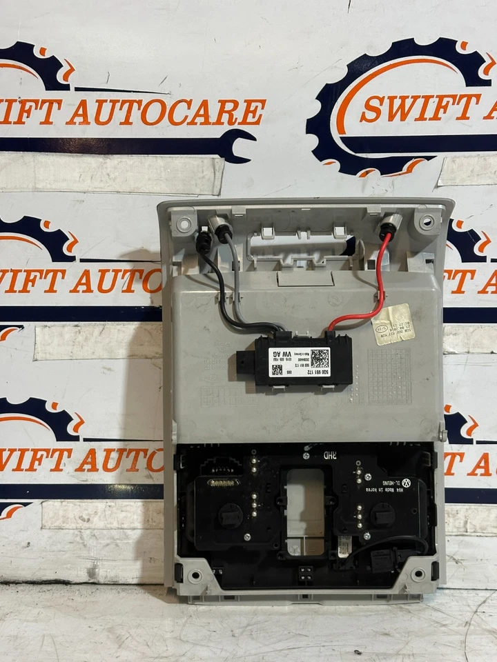 LUZ INTERIOR DELANTERA ORIGINAL VOLKSWAGEN GOLF MK7 SE 2012-2020 Foto 3 de 4