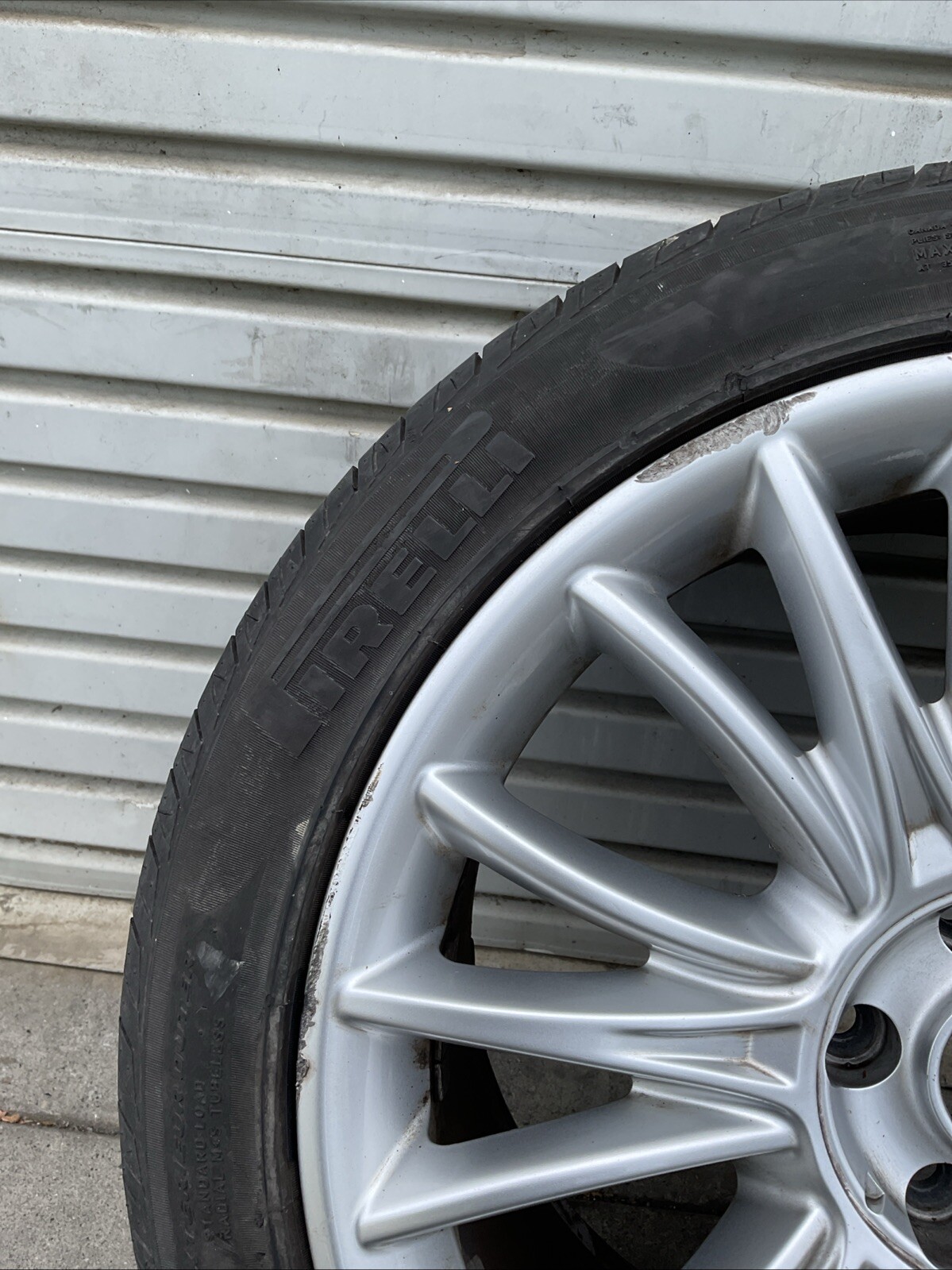 14-17 Maserati Quattroporte, Rear Wheel / Rim, Curb Rash, 19",  P/N 98015712 #1