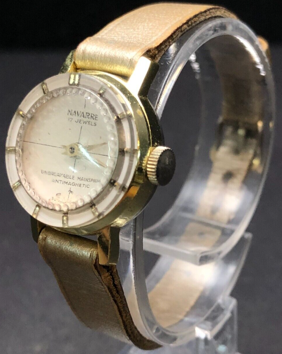Vintage Women's Navarre 17 Jewels Analog Watch - May Need Battery or Repair