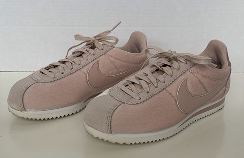 EUC~Nike Women CORTEZ Suede/Velvet 