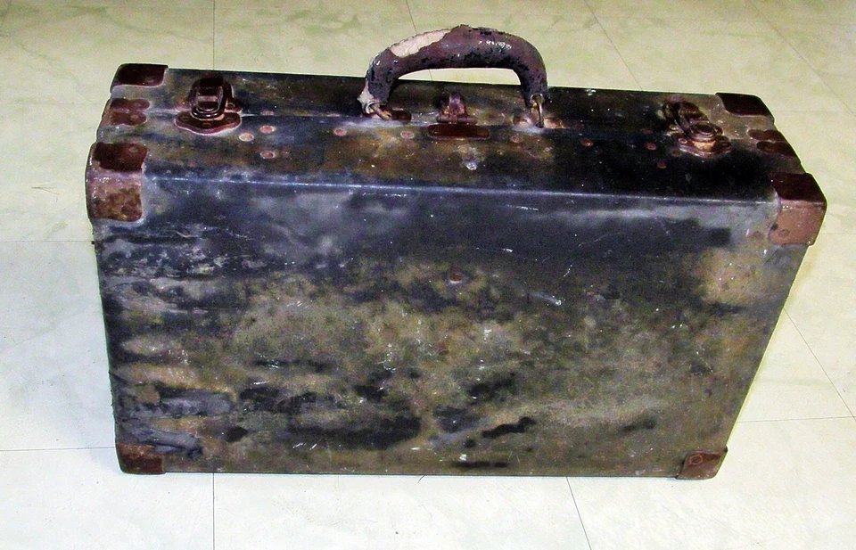 Antigua maleta vitrina de vendedor Foto 3 de 4