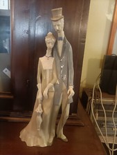 statua in ceramica bianca RIPRODUZIONE Lladrò Old Folks h38cm ottima fattura