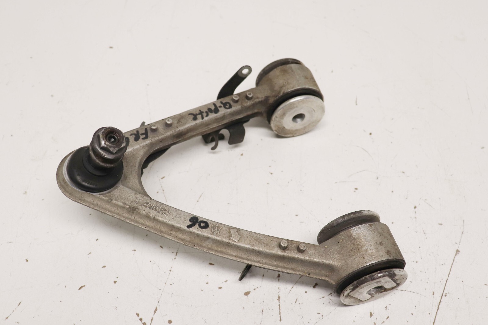 F20965 2005-2008 Maserati Quattroporte M139 Front Upper Arm Control Left OR RH