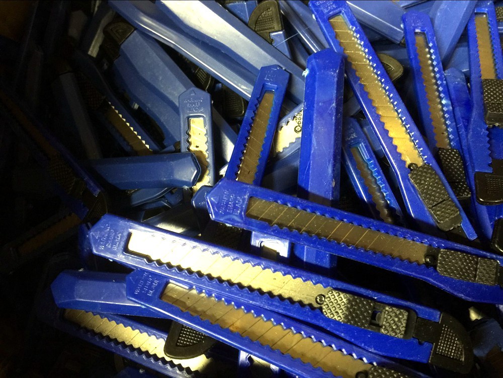 Box Cutters Retractable Snap Off