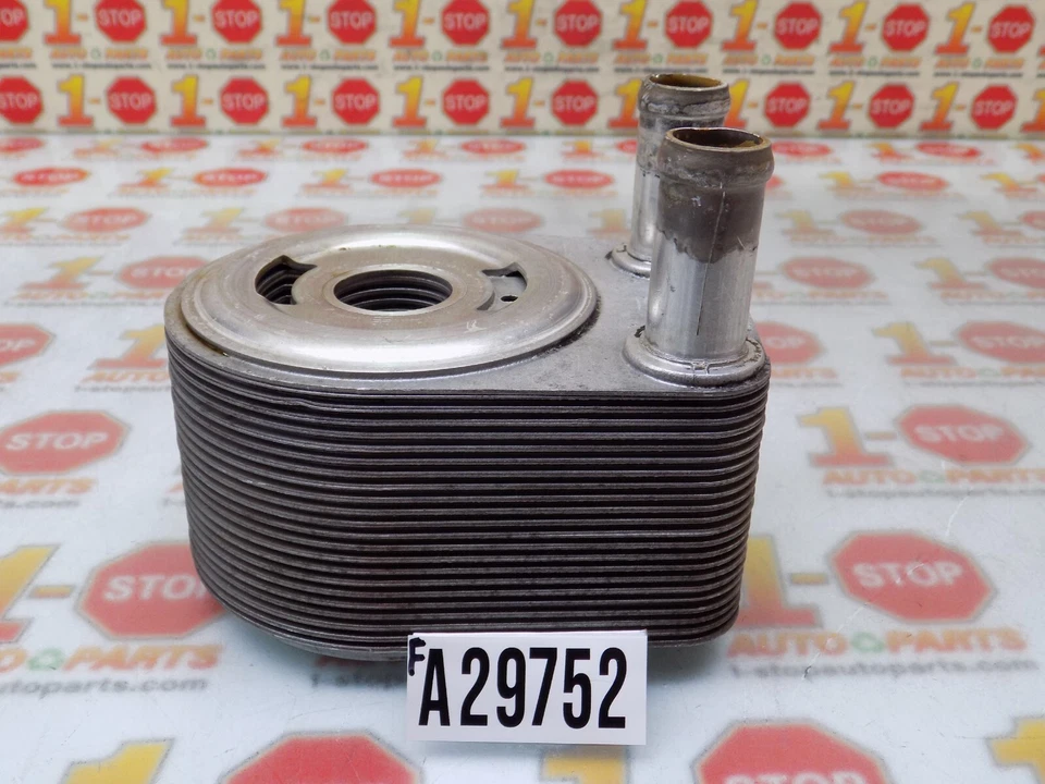 Ford E-250 2008-2014 enfriador de aceite de motor 2C2Z-6A642-CC fabricante original Foto 3 de 4