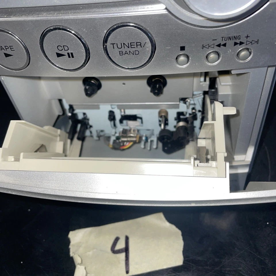 Sony CMT-NEZ3 CD Cassette AM FM Micro HiFi System, No Speakers No Remote TESTED - Image 4 of 4