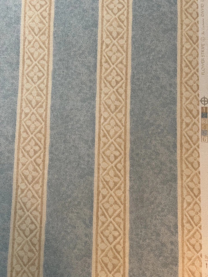 Parasol tapizado de alta resistencia a rayas multicolores de tela acrílica para exteriores Foto 2 de 4