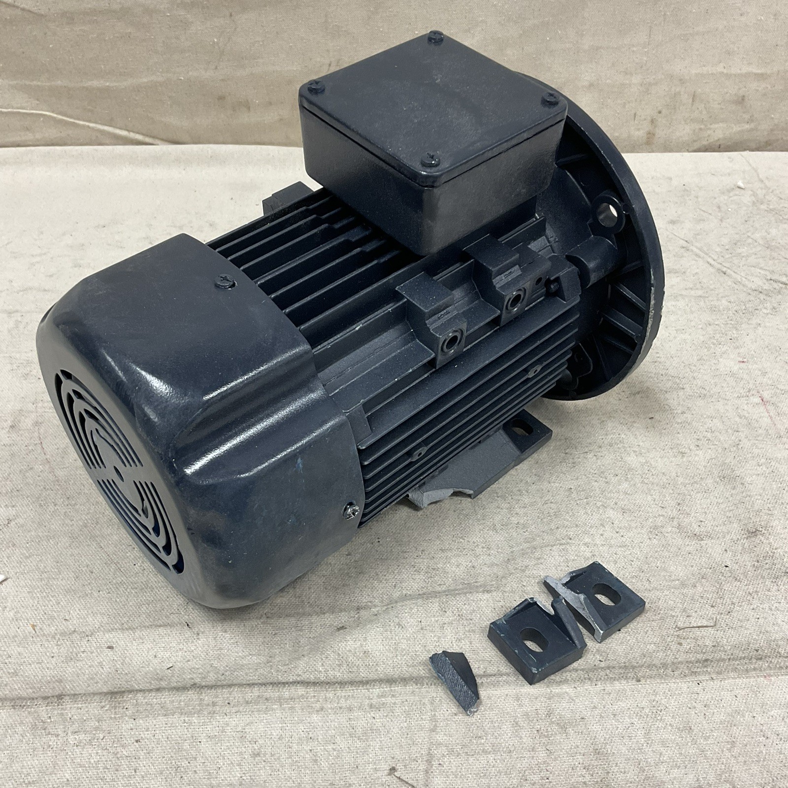 MARATHON MOTORS 080T17FH15514 Metric Motor 1hp 230/460V