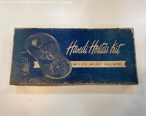 VNTG Hundi Hostess Kit Waffle And Patty Molds OIB