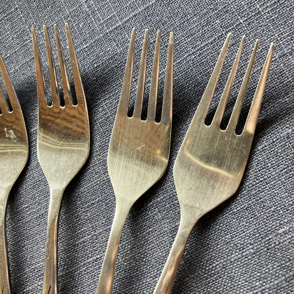 Juego de 9 tenedores de ensalada de acero inoxidable NASCO Haití 6 3/4", Foto 4 de 4