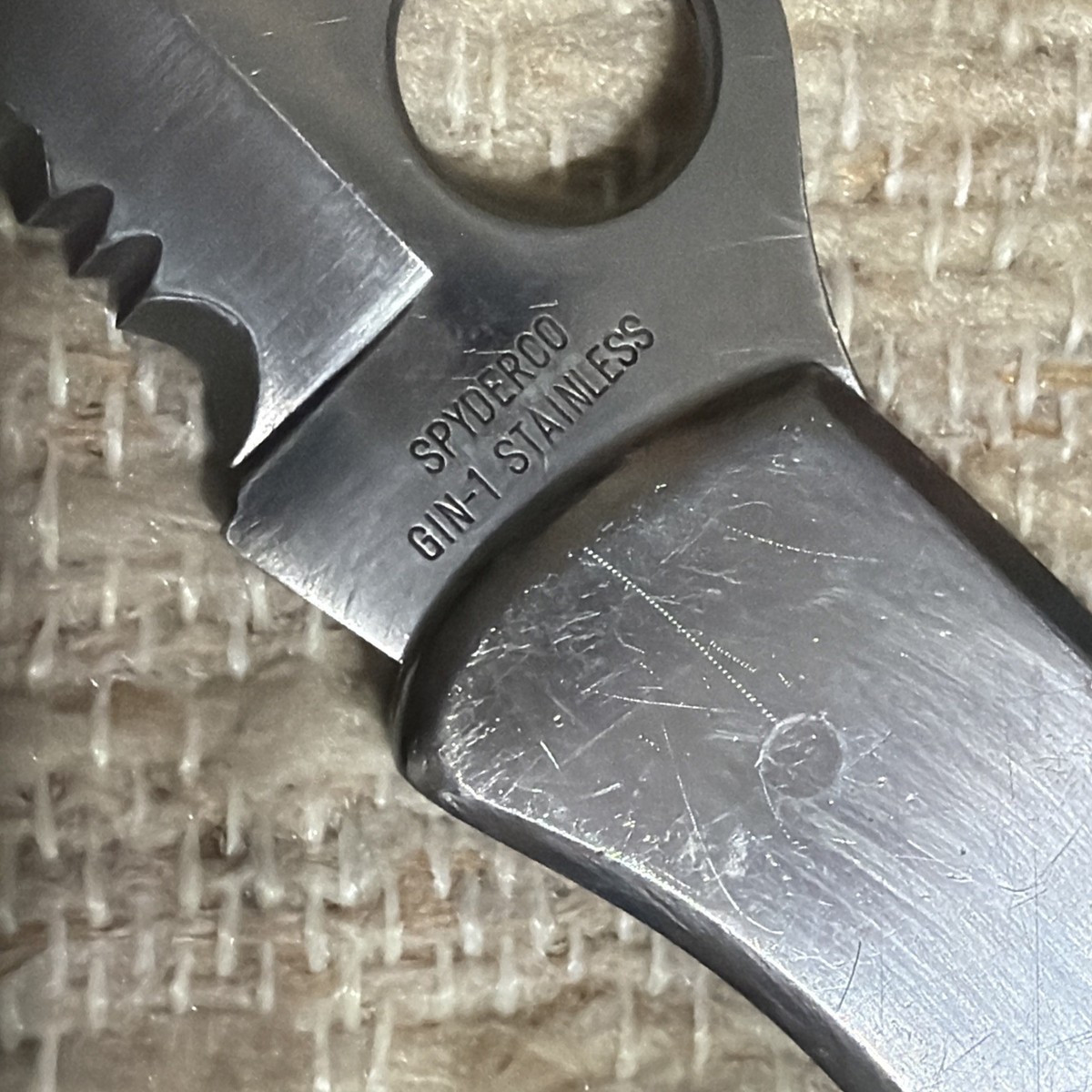 Spyderco (GIN-1) Stainless Steel Police Folding Serrated Knife 