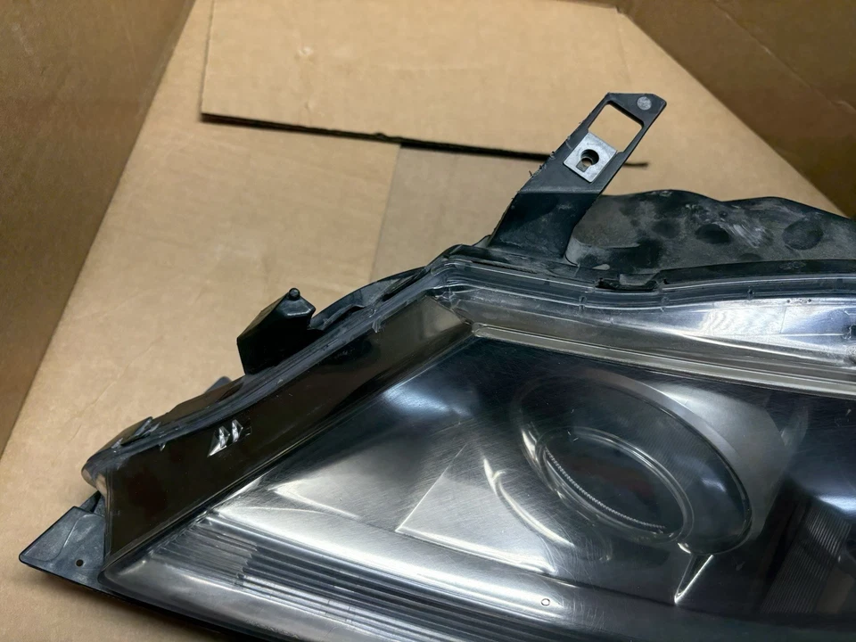 2005-2008 ACURA RL LEFT DRIVER SIDE HEADLIGHT XENON HID OEM - Image 2 of 4