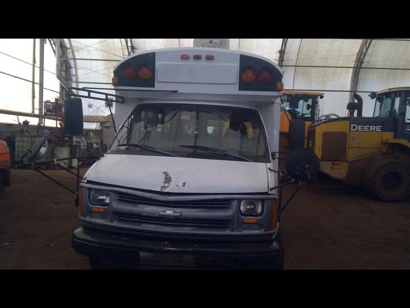 Pinza delantera de pasajero DRW para camioneta Chevrolet 3500 90-00 5926063 Foto 3 de 4