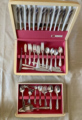 1847 ROGERS BROS America's Finest Silverplate SILVERWARE SET