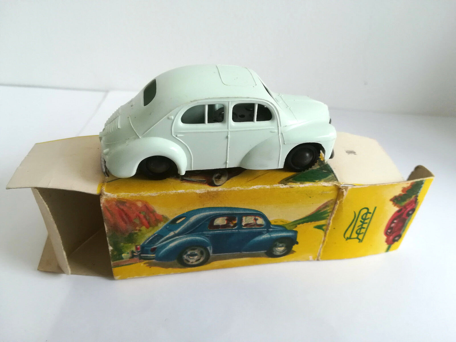 PAYA RENAULT 4 CV Ref 3016 SPAIN AVEC BOITE PAYA RENAULT 4 CV Ref 3016 SPAIN AVEC BOITE