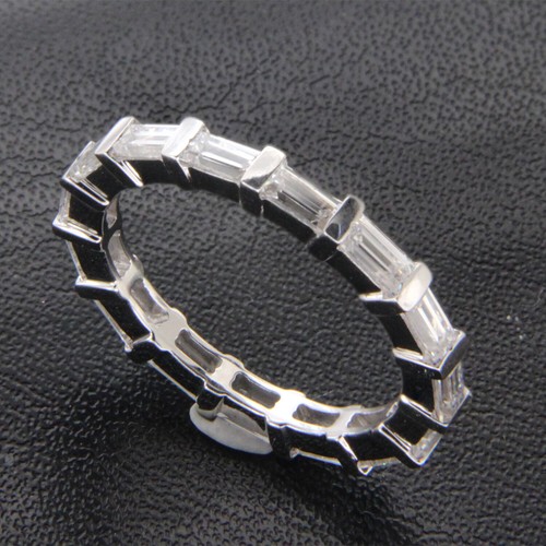 Bague De Mariage Full Eternity - Diamants Simulés 2.25 Carats - Or Blanc 14 Carats - Taille 4 à 12