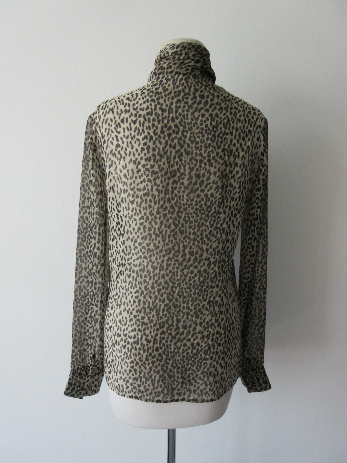 Cravatta top Saint Laurent 100% seta motivo leopardato leggermente trasparente 38 4 6