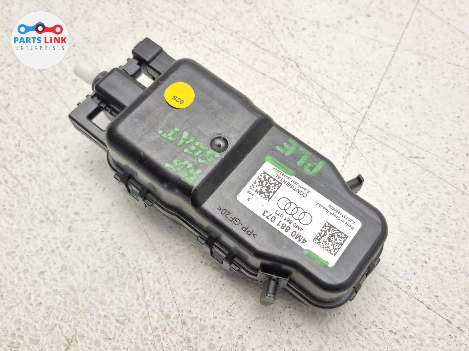 2016-20 BENTLEY BENTAYGA FRONT RIGHT SEAT CONTROL MODULE PUMP UNIT 4M0881073 636