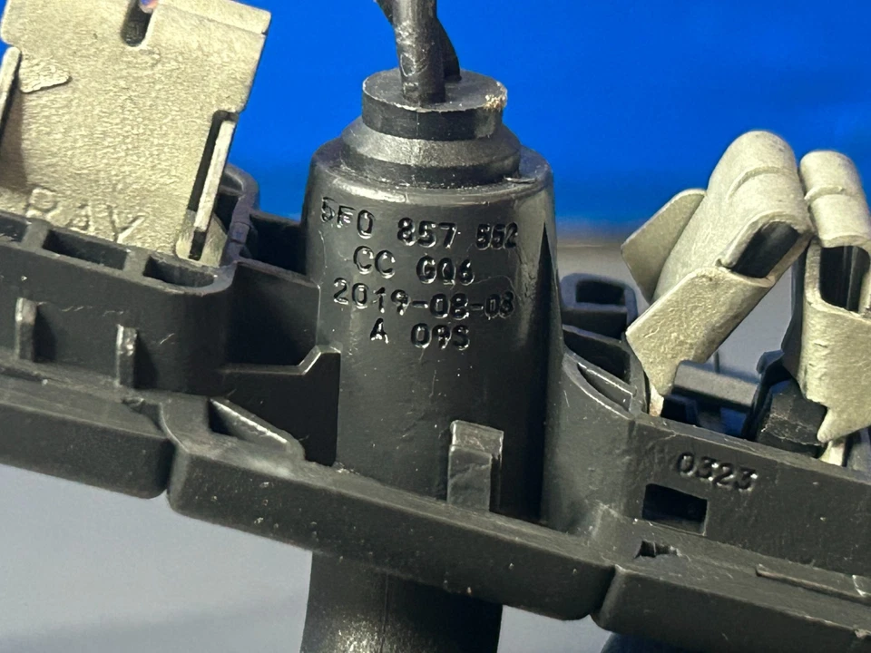 2016-2020 SEAT LEON MK3 5F DRIVER SIDE FRONT SUN VISOR 5F0857552 - Image 3 of 3