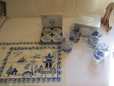 Vintage Blue Willow, 4 Glasses, 2 Place Mats, Paper Coasters