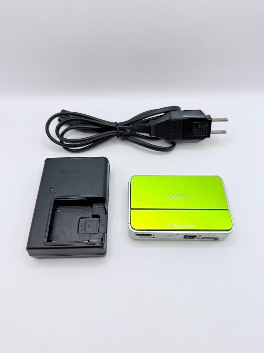 SONY Cyber-shot DSC-T2 8.1MP Vintage Digital Camera Green English
