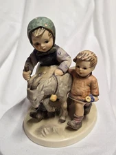 1955 Hummel Figurine "HOMEWARD BOUND" #334 Goebel W. Germany