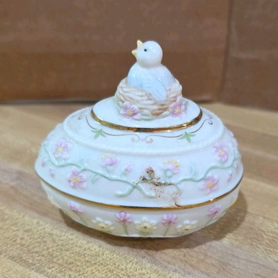 Charming Kitty 2007 Porcelain Easter Egg Trinket Box with Birds and Flowers