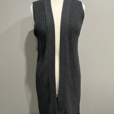 Oak fort knit sleeveless cardigan sweater in grey