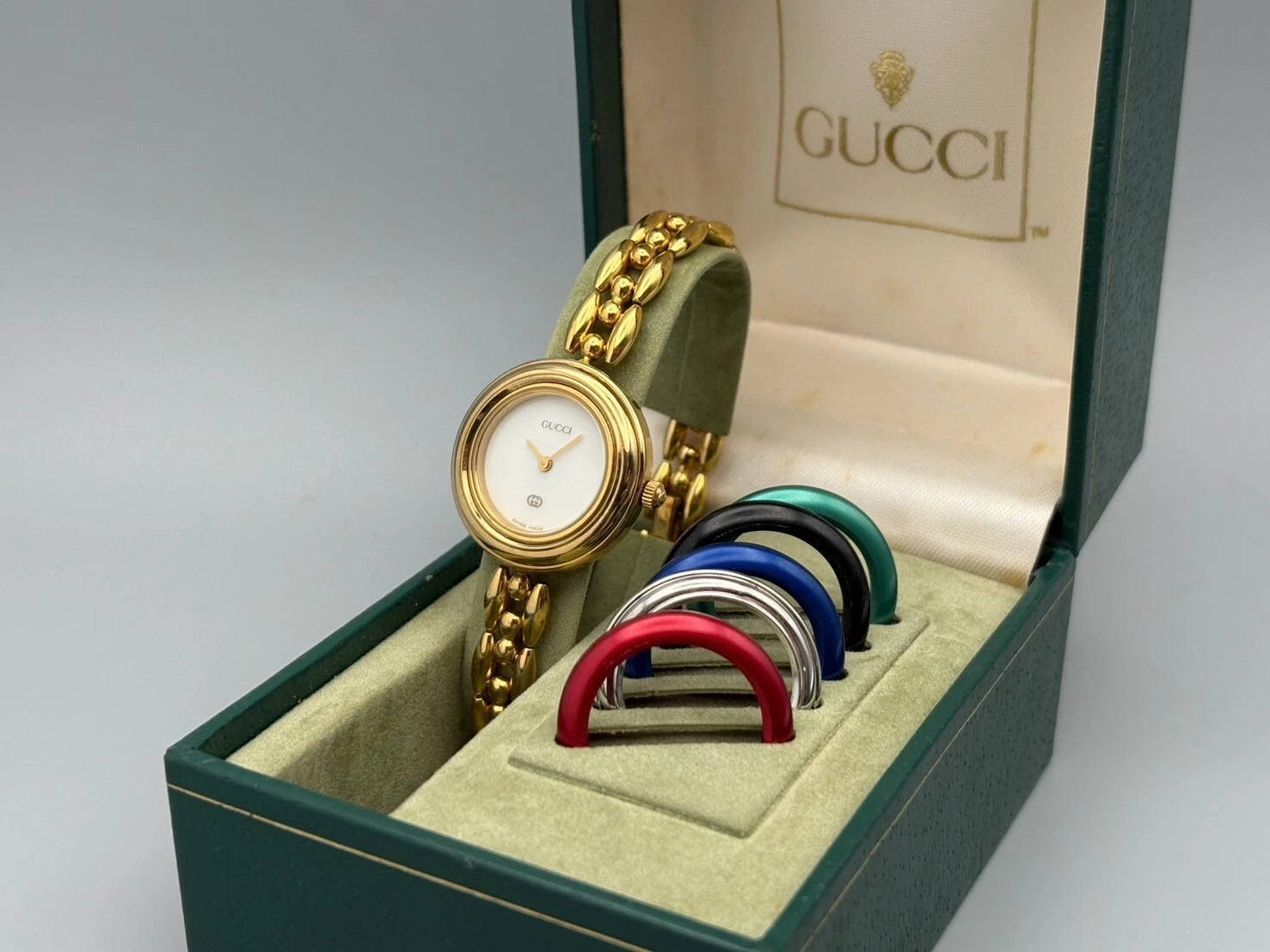 [Excellent] Authentique Montre Gucci Lunette Changeable Femme Or Blanc 6 Couleurs