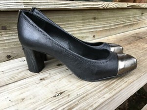 tory burch black pumps