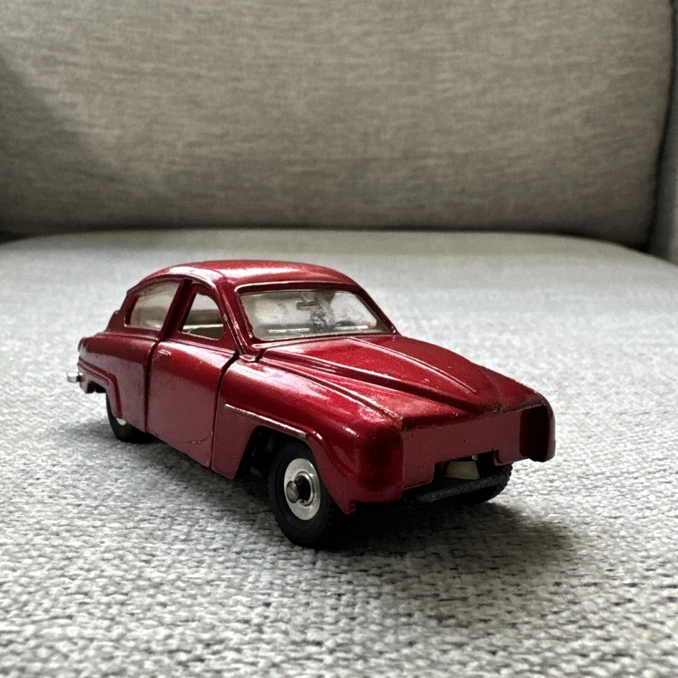 Dinky Toys 156 Saab 96 - Original Red Color with White interior & Opening Doors - Image 2 of 4
