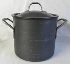Calphalon 8-qt Stock Pot #808 + Lid, Anodized Aluminum, Riveted Handles, Good