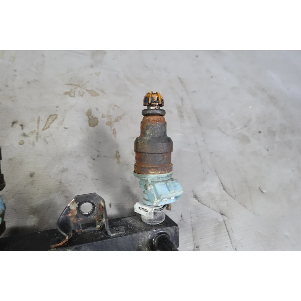 87-88 BMW E30 325i M20 2.5L Riel de inyección de combustible con inyectores 6 cilindros Fabricante de equipos originales de fábrica Foto 4 de 4