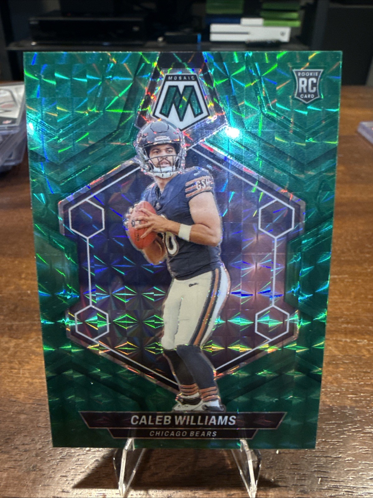 2024 Panini Mosaic - Rookies Caleb Williams #301 Green Mosaic Prizm (RC)
