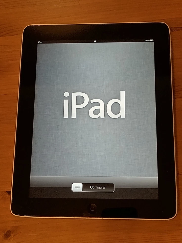 Apple iPad 1 · 64GB · Wi-Fi, photo 4 of 5