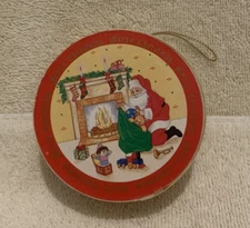 Merry Christmas SANTA DELIVERING GIFTS Wood Gift Box Ornament 3x1 - EUC